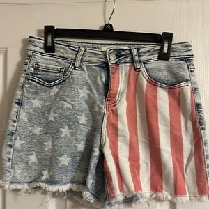 Judy Blue Patriotic shorts Medium Barely worn and fit is true to size
